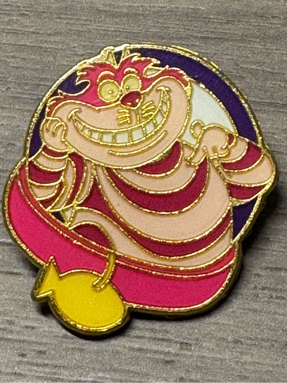 5/$25 Disney Alice in Wonderland Cheshire Cat Collar Pin